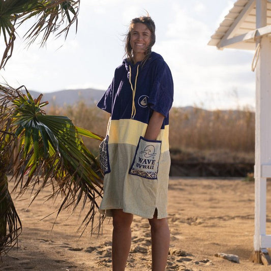 Der perfekte Begleiter für Sauna, Sport & mehr: Der WAVE HAWAII Poncho Hoopa