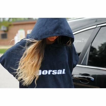 DORSAL Surf Changing Poncho Handtuch aus dickem Mikrofaser, schwarzes Surf-Poncho für bequemes Umziehen am Strand, von BeachAndSteam