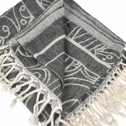 Badehandtuch aus 100% Baumwolle, Magic Dolphin Turkish Peshtemal, schnell trocknend und sandfrei, von BeachAndSteam.