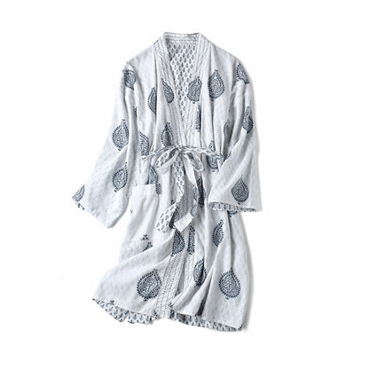 Handgefertigter Baumwoll-Kimono in Fort Blue mit handgeblocktem Druck, von BeachAndSteam, für einen lässigen, stilvollen Look.