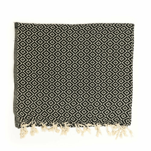 Graue Malta Turkish Peshtemal Handtuch von BeachAndSteam, schnelltrocknend und sandfrei, aus 100% Baumwolle, für Strand und Sauna
