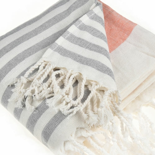 Ephesus türkisches Peshtemal Handtuch aus 100% Baumwolle, schnell trocknend und sandfrei, von BeachAndSteam.